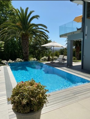 Infinity Glass Rim Flow Pool